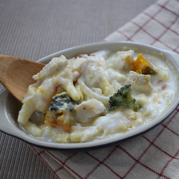 A bowl of creamy penne gratin