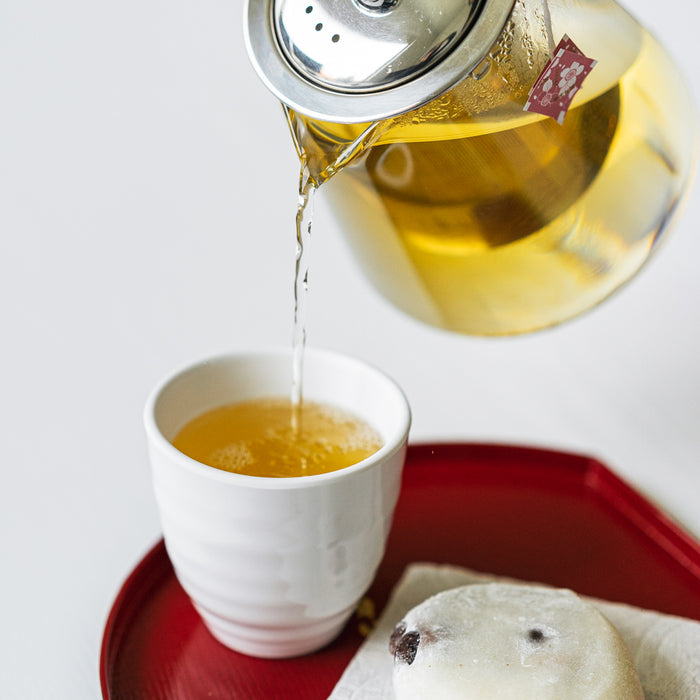 Sakura tea with manjyu